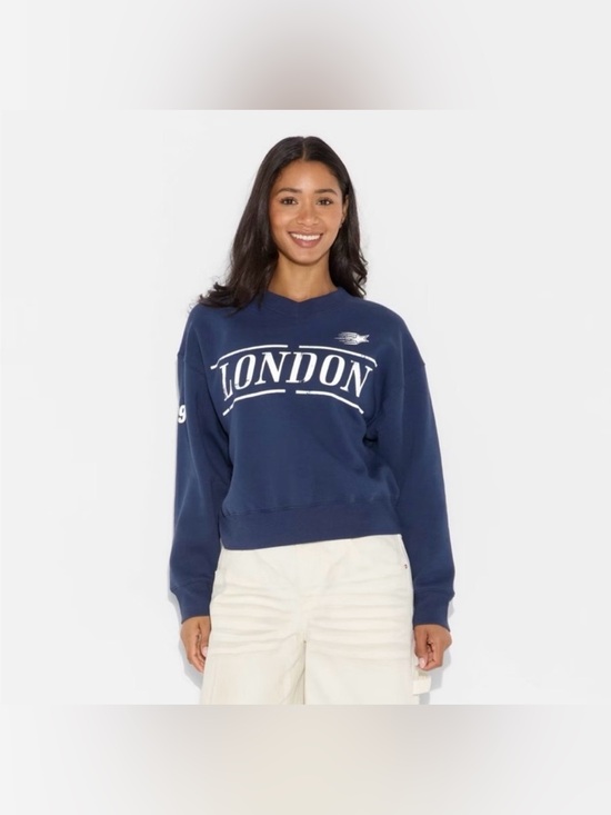 wild fable Tops - NWT wild fable Navy London Graphic Crewneck Sweatshirt